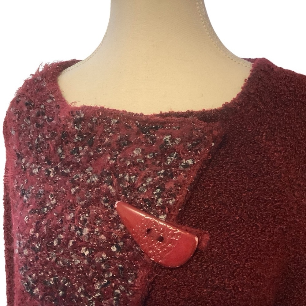 CHERIE BLISS RED LONG SLEEVE BUTTON DETAIL SWEATER/ CARDIGAN/ Size O/S - Picture 4 of 11